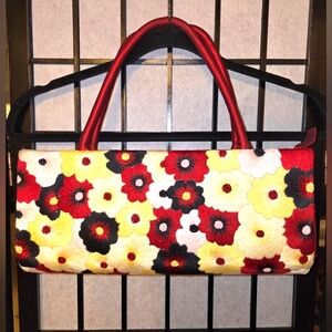 Oovoo Embroidered Shoulder Bag